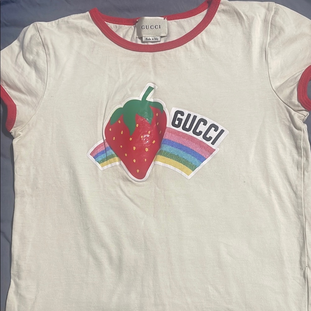 Gucci Cream and Red Short Sleeve Tee with Strawberry Graphic